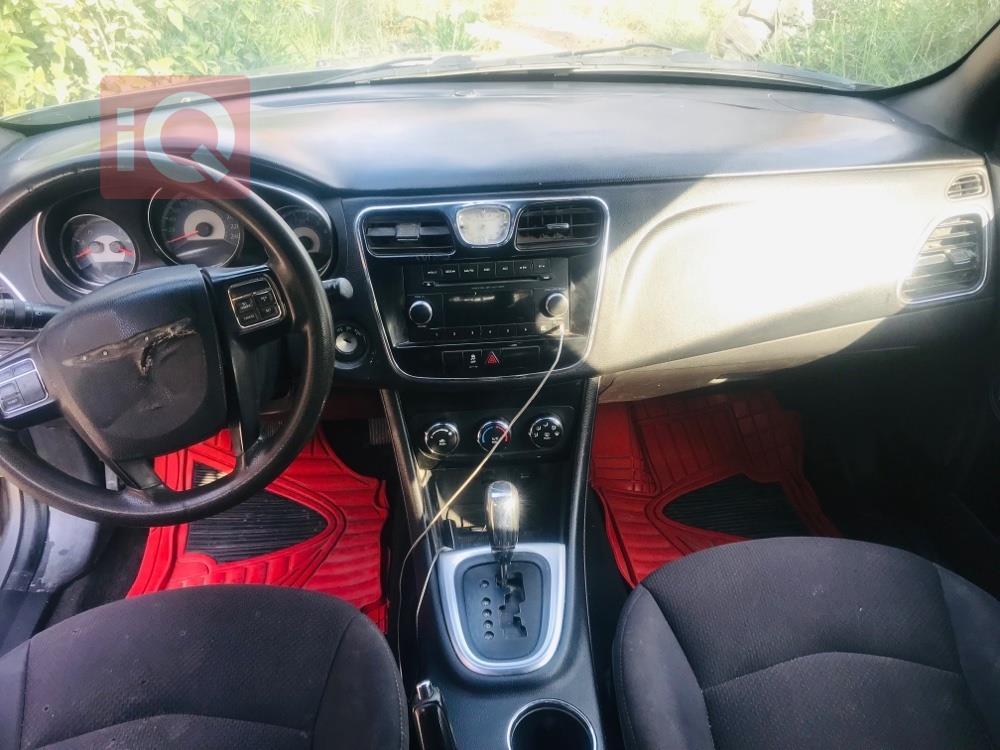 کرایسلەر 200